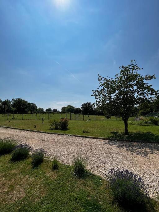 Holiday home Longere Berrichonne, Calme Absolu, 13 Personnes Saint-Pierre-les-Etieux